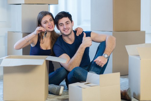 Customer placing a storage booking and reviewing agreement terms
