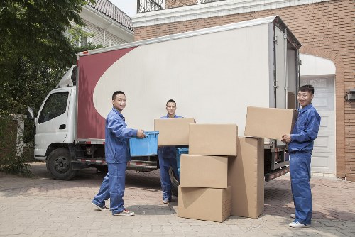 Packing and loading support for a man and van move in Woolwich
